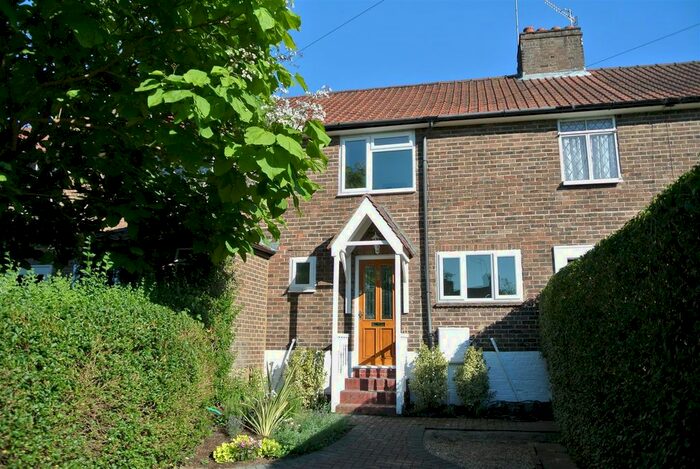 2 Bedroom Property To Rent In Monument Road, Weybridge KT13