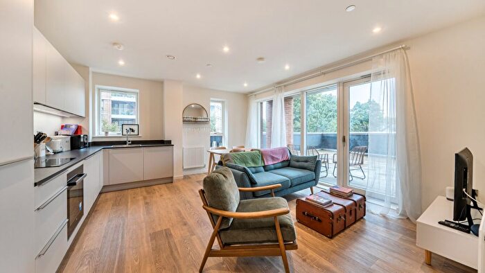 2 Bedroom Flat For Sale In Mary Neuner Road, London, N8