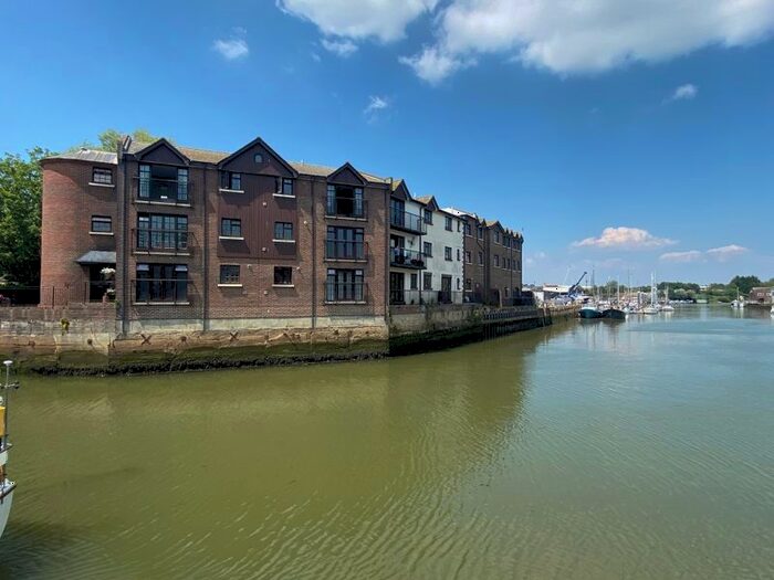 3 Bedroom Flat To Rent In Little London, Newport, PO30