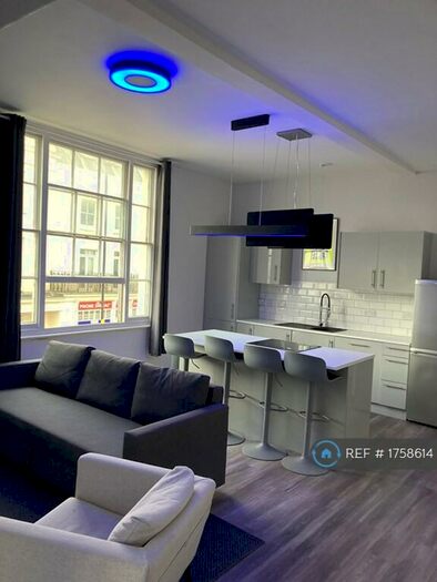 4 Bedroom Flat To Rent In The Parade, Leamington Spa, CV31