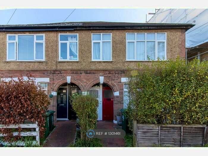 1 Bedroom Maisonette To Rent In Penton Avenue, Staines-Upon-Thames TW18