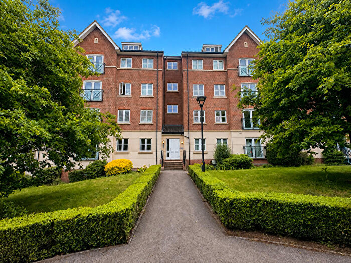 2 Bedroom Flat To Rent In Viridian Square, Aylesbury, HP21