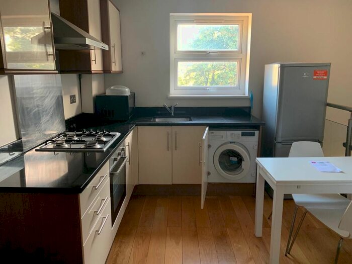 1 Bedroom Flat To Rent In Stoke Newington Common, London, N16