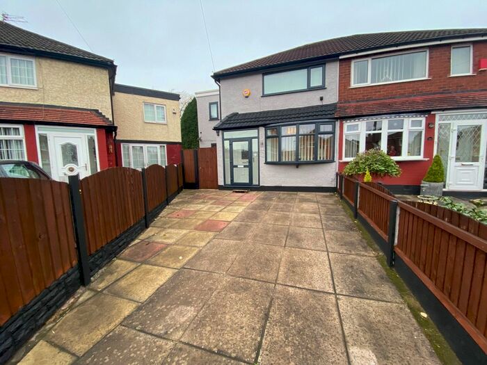 Houses for sale & to rent in M18 8PR, Carberry Road, Gorton North