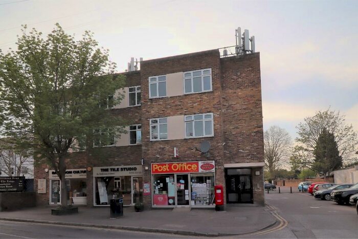 1 Bedroom Flat To Rent In Molesey Road, Walton-On-Thames, Surrey, KT12