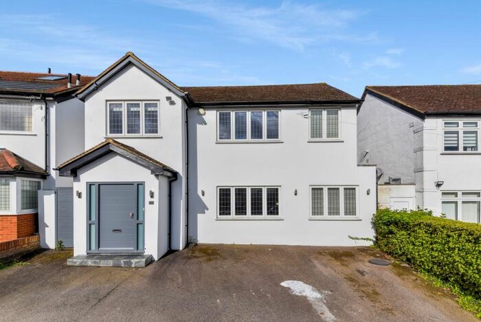 3 Bedroom House To Rent In Silverston Way Stanmore, HA7