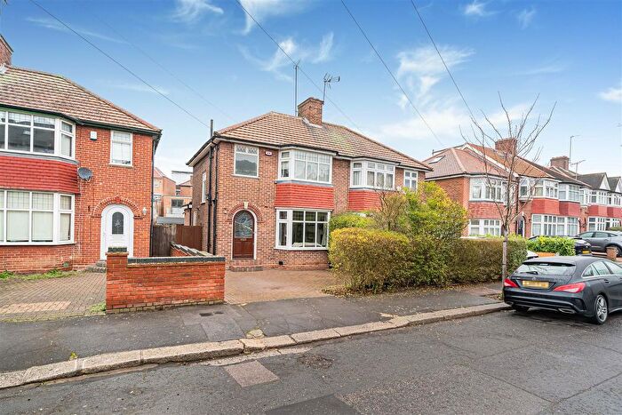 3 Bedroom Property For Sale In St. Albans Road, Woodford Green, IG8