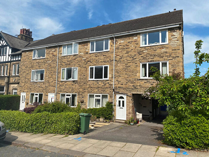 2 Bedroom Apartment To Rent In Queens Court, Otley, LS21
