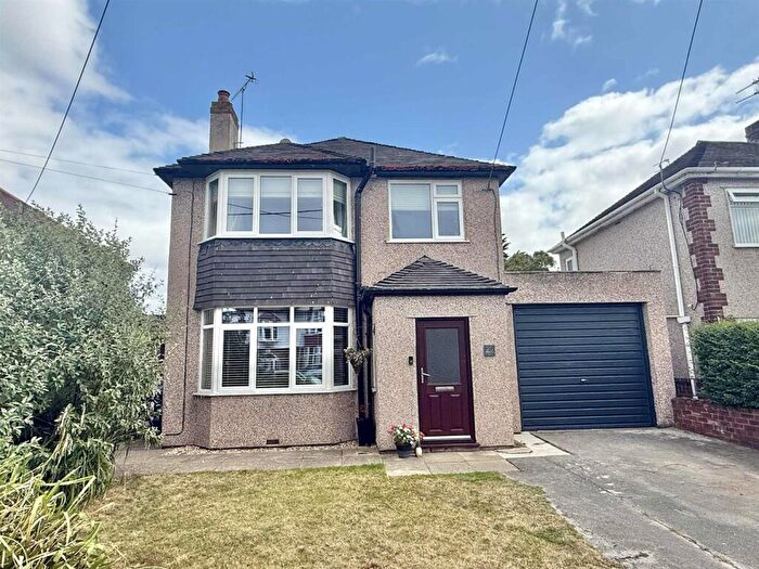 3 Bedroom Detached House For Sale In Grosvenor Avenue, Rhyl, LL18