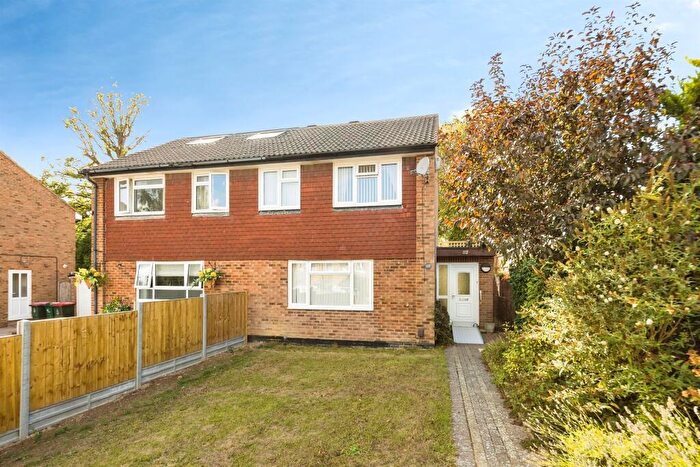 3 Bedroom Semi-Detached House For Sale In Heathfield, Crawley, RH10