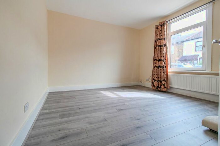 4 Bedroom Terraced House To Rent In Medcalf Road, Enfield, EN3