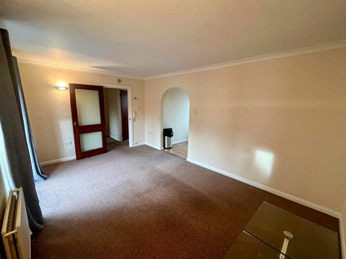 1 Bedroom Flat To Rent In Regent Road, Ilkley, West Yorkshire, LS29