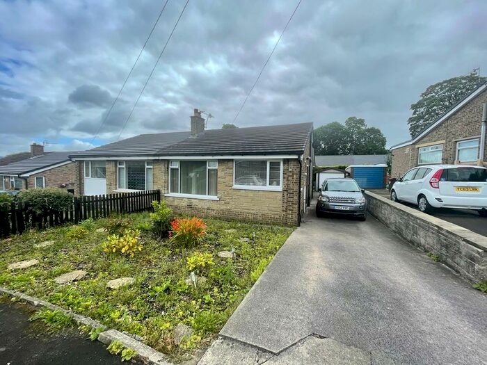 2 Bedroom Semi-Detached Bungalow To Rent In Garforth Avenue, Steeton, BD20