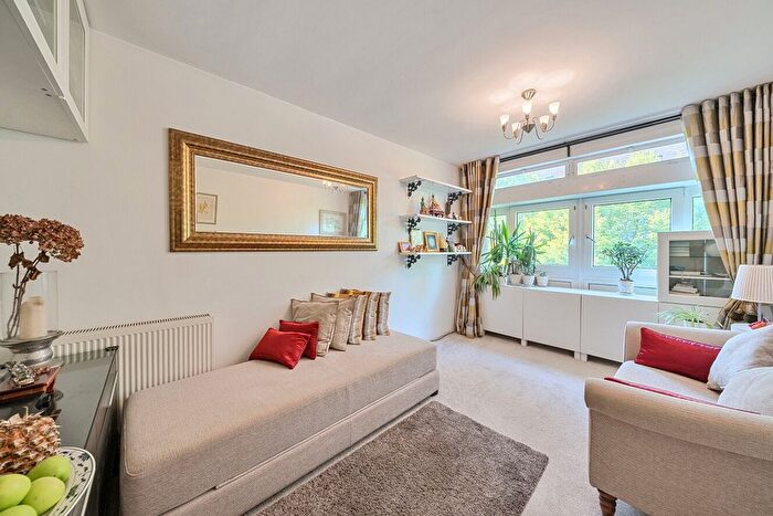 1 Bedroom Flat For Sale In Upper Richmond Road, Putney, London, SW15