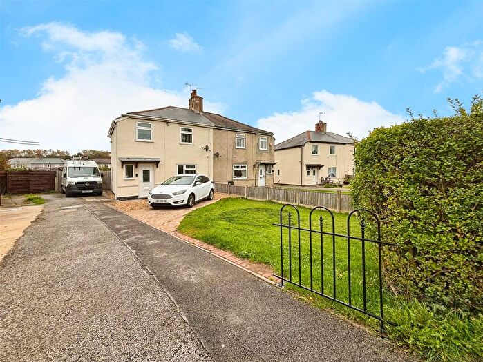3 Bedroom Semi-detached House For Sale In Savile Road, Bilsthorpe, Newark, NG22