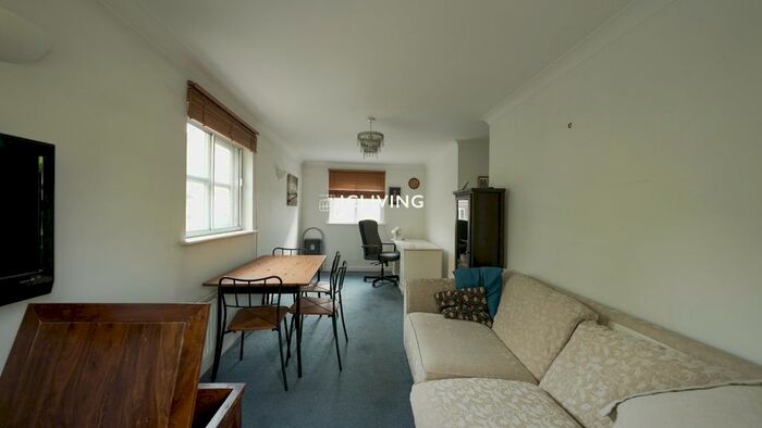 2 Bedroom Flat To Rent In West Ham Lane, London, E15