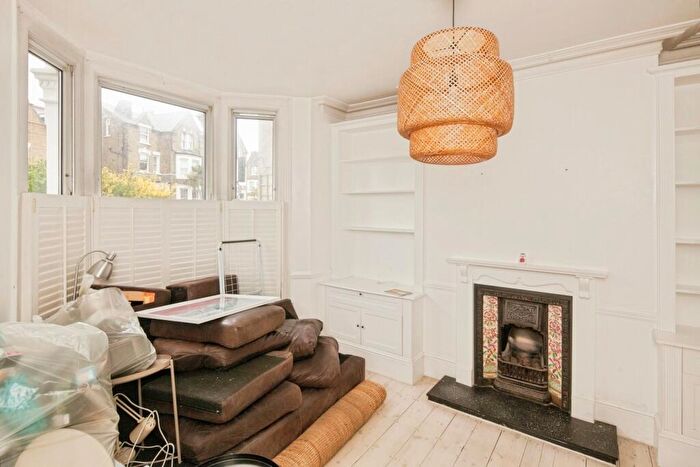 2 Bedroom Flat For Sale In Cavendish Road, London, SW12