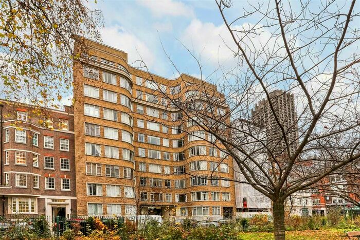 1 Bedroom Flat To Rent In Florin Court, Charterhouse Square, London, EC1M