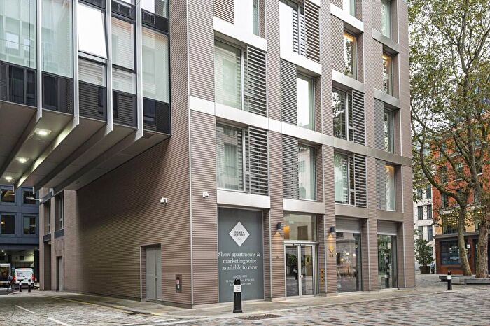 1 Bedroom Flat For Sale In Bartholomew Close, Farringdon, London, EC1A