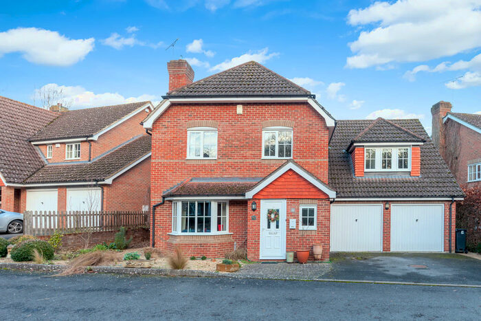 5 Bedroom Detached House To Rent In The Paddock, Kennington, OX1