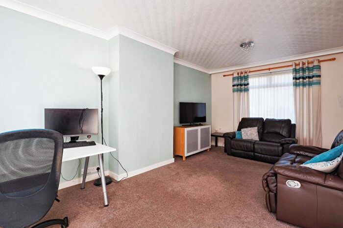 3 Bedroom End Of Terrace House For Sale In Bransdale Road, Clifton, Nottingham, NG11