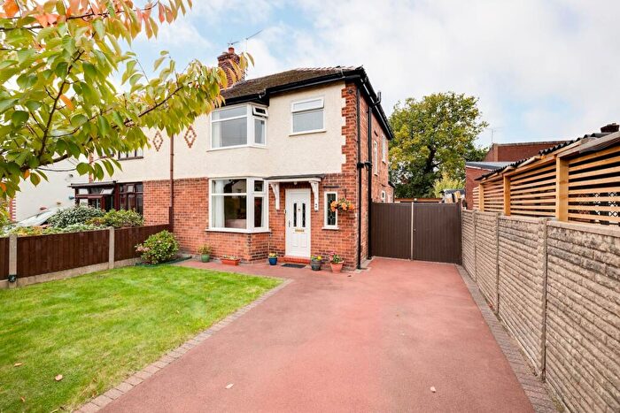 3 Bedroom House For Sale In Marina Drive, Upton, CH2