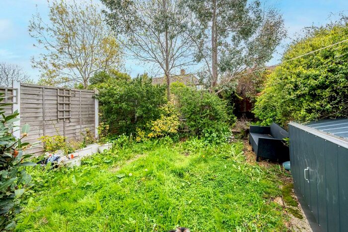 2 Bedroom End Of Terrace House To Rent In Sedgebrook Road, Kidbrooke, London, SE3