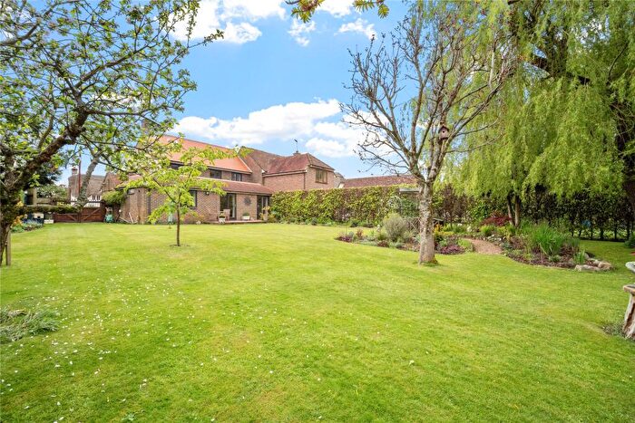 3 Bedroom Link Detached House For Sale In Bere Regis, Wareham, Dorset, BH20