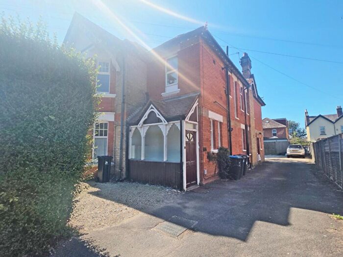 1 Bedroom Flat For Sale In Capstone Road, Charminster, Bournemouth, Dorset, BH8