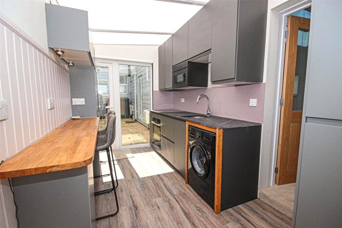2 Bedroom Apartment For Sale In Camberley House, Harbour Road, Seaton, Devon, EX12