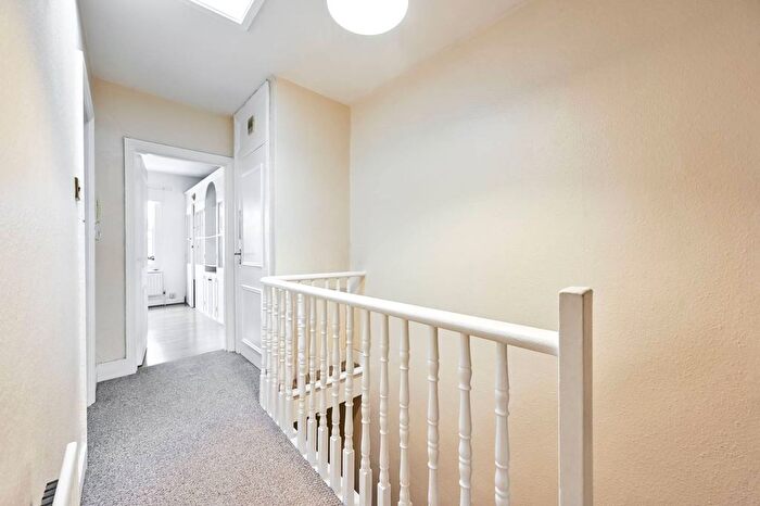 1 Bedroom Flat To Rent In Bishops Road, Parsons Green, London, SW6