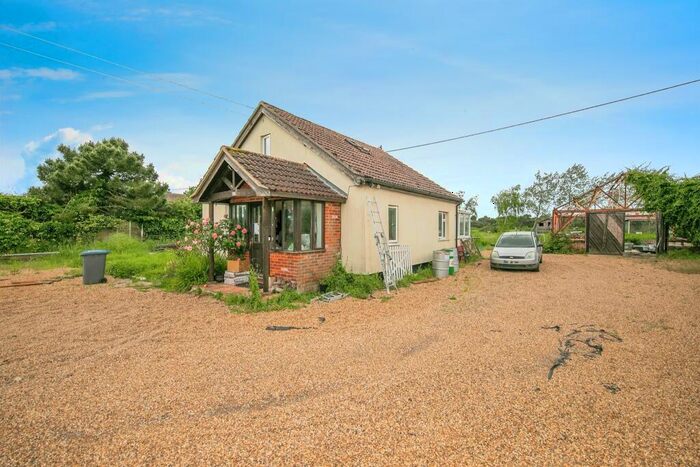 4 Bedroom Chalet For Sale In Boyton Road, Hollesley, Woodbridge, IP12