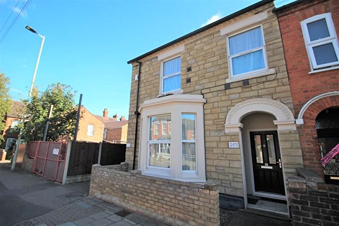 1 Bedroom Flat To Rent In Roff Ave, Bedford, MK41