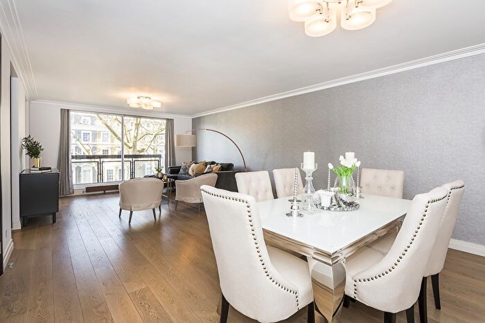 3 Bedroom Flat To Rent In Rutland Gate, London, SW7