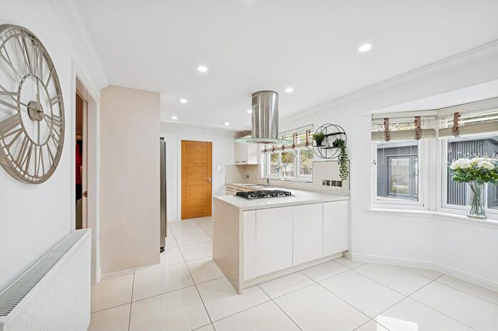 6 Bedroom Detached House For Sale In Maplewood Park, Livingston, EH54