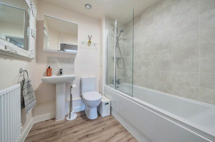 1 Bedroom Flat For Sale In Lark Lane, Harlow, CM17
