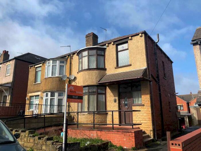 3 Bedroom Semi-Detached House To Rent In Pentland Road, Dewsbury, WF12