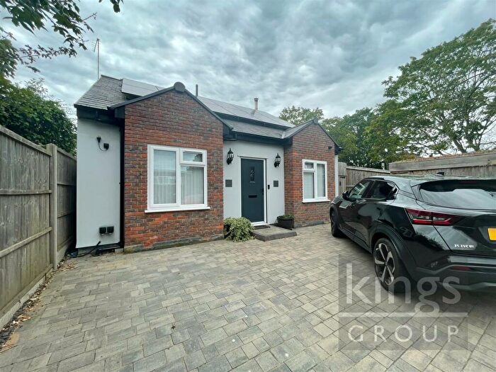 2 Bedroom Bungalow For Sale In Honey Lane, Waltham Abbey, EN9