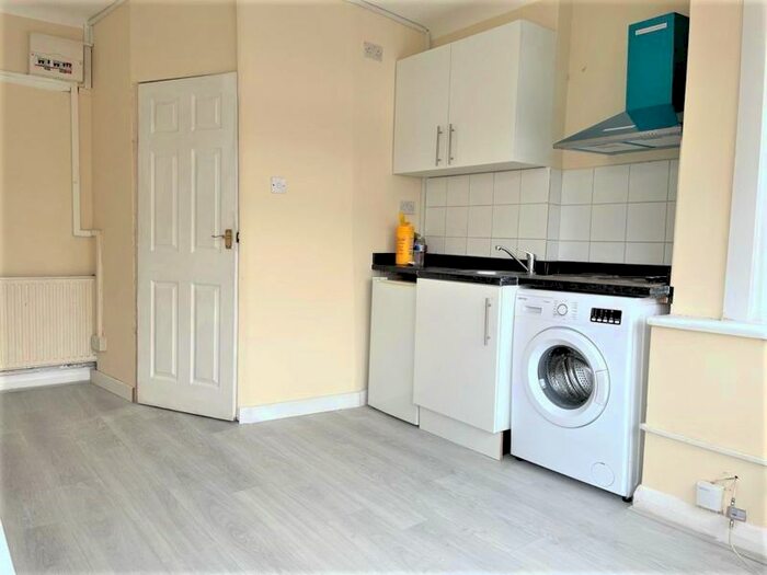 Studio To Rent In Empire Avenue, London N18