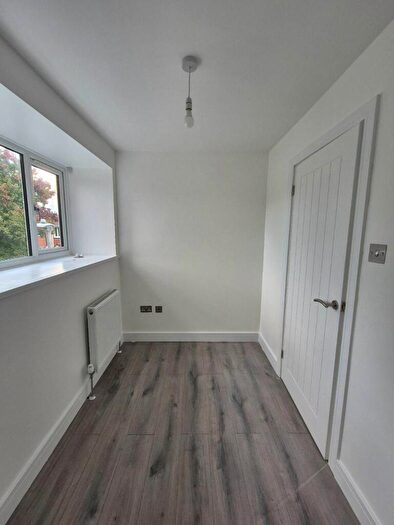 2 Bedroom Apartment To Rent In Rochford Close, Broxbourne, EN10