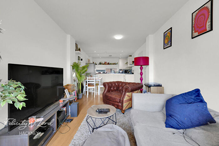 3 Bedroom Flat For Sale In Cresset Road, London, E9