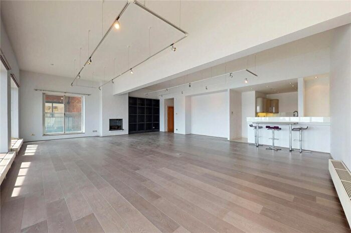 2 Bedroom Apartment To Rent In Ratcliffe Wharf, Narrow Street, London, E14