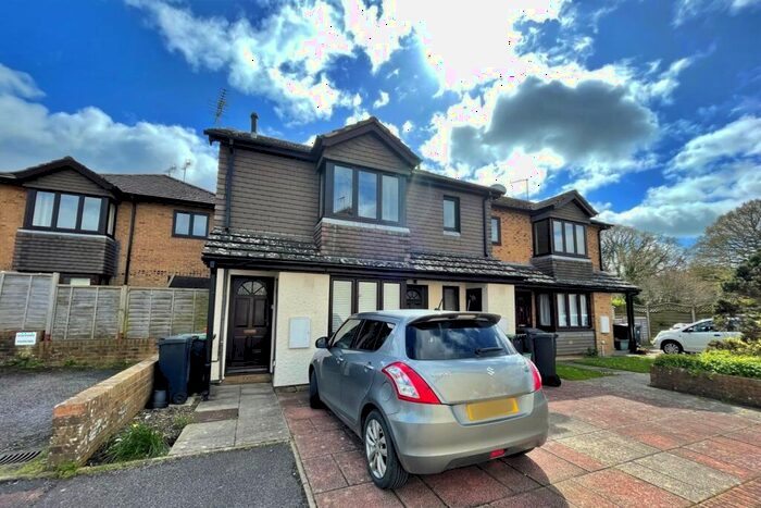 2 Bedroom Flat To Rent In Bovington, BH20