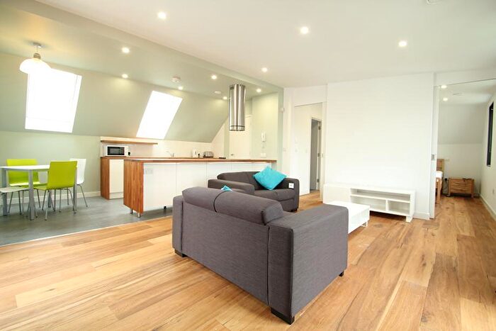 1 Bedroom Apartment To Rent In Downside Road Headington, OX3