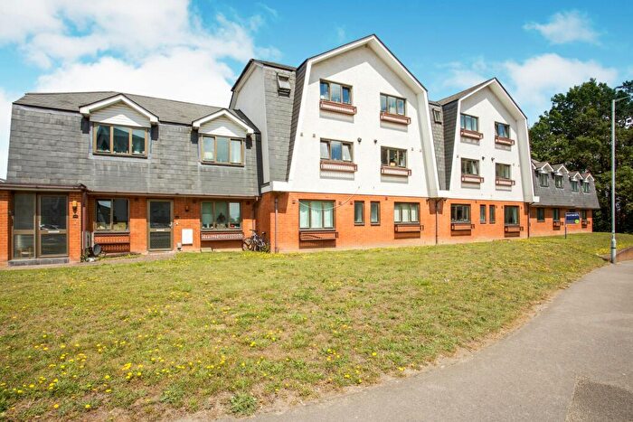 2 Bedroom Apartment To Rent In Braeside, Bracknell, RG12