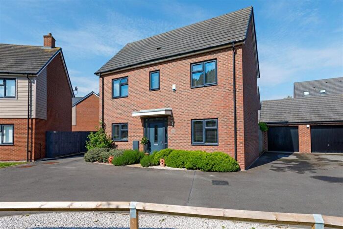 3 Bedroom Detached House For Sale In Duncan Road, Meon Vale, Stratford-Upon-Avon, CV37