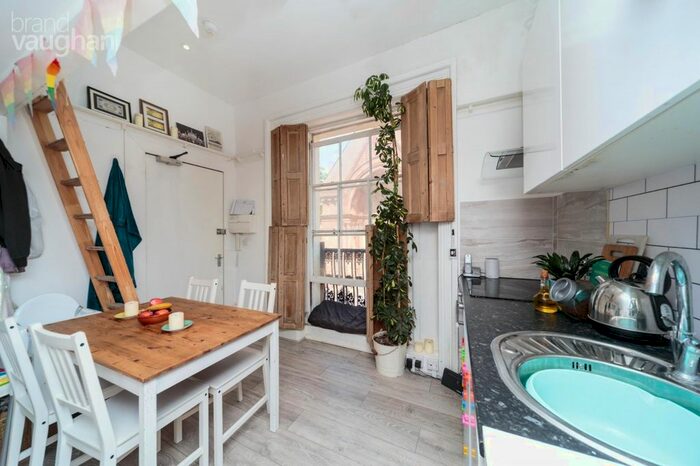 1 Bedroom Flat To Rent In St James Street, Brighton, BN2