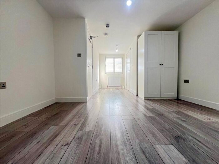 House To Rent In Galpins Road, Thornton Heath, CR7