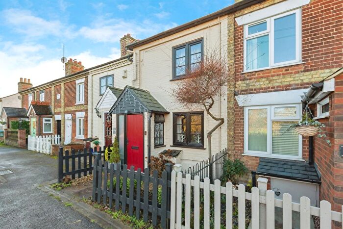 2 Bedroom Cottage For Sale In Aylesbury Road, Aston Clinton, Aylesbury, HP22