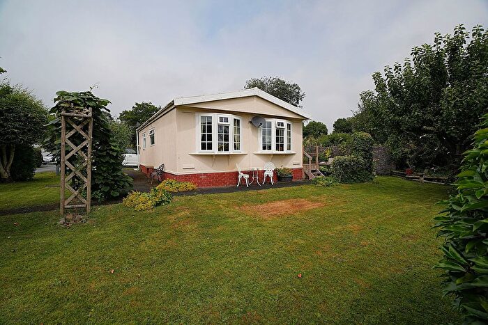 2 Bedroom Mobile/park Home For Sale In Birchway, Builth Wells, LD2